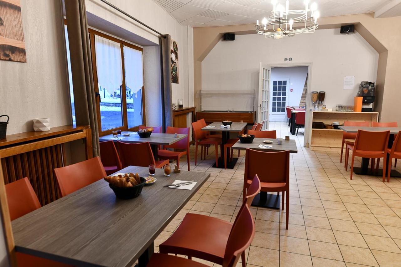 Hotel Restaurant Le Centre Lélex Esterno foto